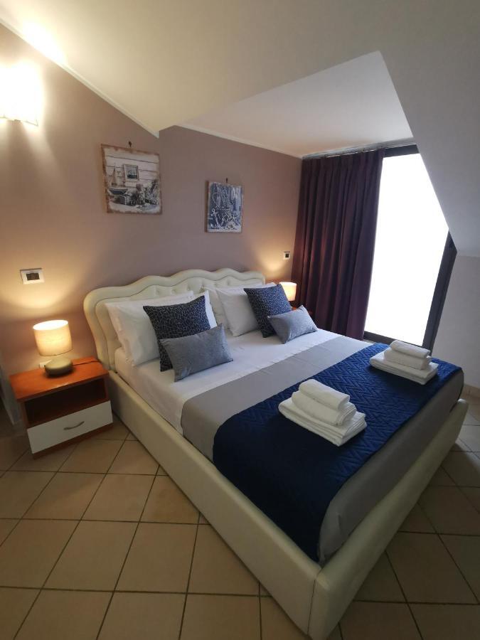 B&B Louise Santa Maria Capua Vetere Buitenkant foto
