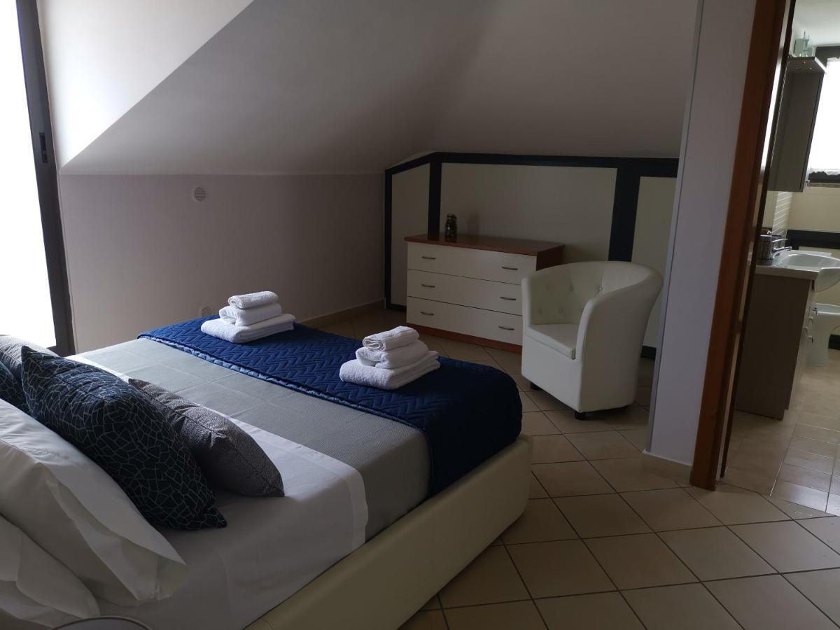 B&B Louise Santa Maria Capua Vetere Buitenkant foto